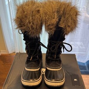 Sorel Black and Brown Fur-Trimmed Boots